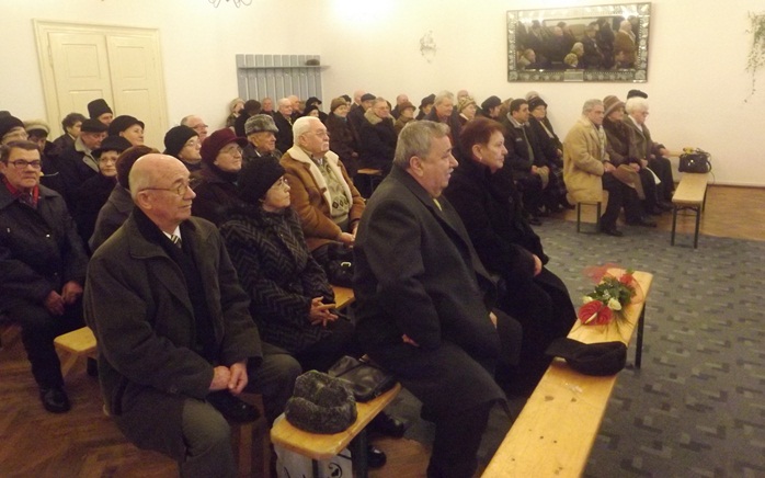 Municipalitatea medieşeană a premiat octogenarii şi cuplurile care au aniversat 50 de ani de la căsătorie