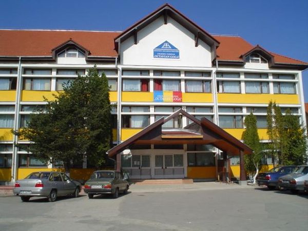 Lansare de carte și moment muzical dedicat lui M. Eminescu, la Colegiul Goga