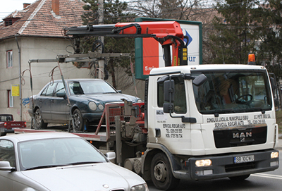 Anul acesta va fi cumpărat al treilea utilaj de ridicat mașini