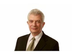 Senatorul Ilieșiu, curtat de PSD