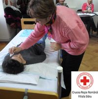 Crucea Roșie pregătește îngrijitori pentru bătrâni din Austria