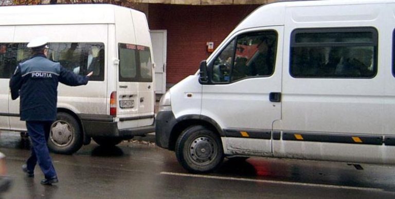 Transportatorii de persoane, în atenția polițiștilor