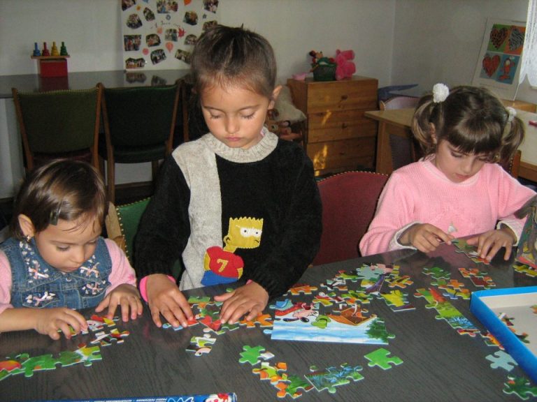 Centrele de zi pentru copii nevoiași primesc bani din bugetul local