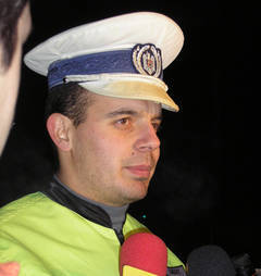 Doi foști polițiști au fost reținuți și sunt cercetați pentru furt calificat
