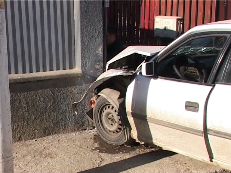 Accident grav pe strada Frezorilor, trei bărbați au fost răniți