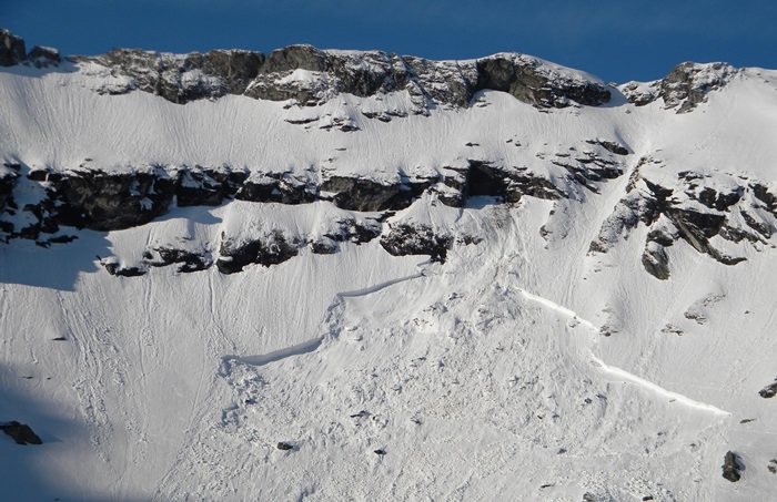 Risc avansat de avalanşă în munţii Făgăraşului
