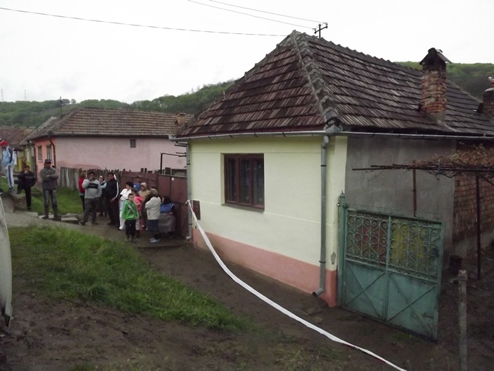 Valea Viilor: Lovit în cap și omorât în propria locuință