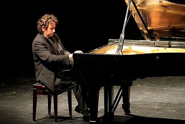 Pianul călător marchează săptămâna „Mozart” la Filarmonica de Stat din Sibiu