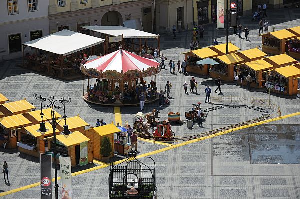 Expozanți din toată țara participă la Târgul de Paști