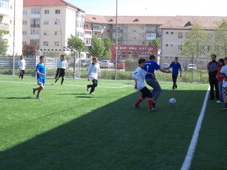 Handbal, rugby, tenis şi fotbal la şcoală