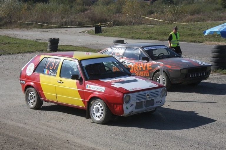 Căzături şi răsturnări spectaculoase în prima etapa la Slalom Paralel