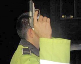 UPDATE: Un șofer sibian a fost reținut de polițiști, după ce a refuzat legitimarea şi a încercat să fugă de la faţa locului