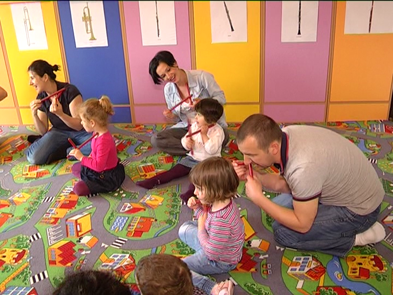Learn with music. Cursuri de engleză pentru bebeluși și copii prin muzică și joc