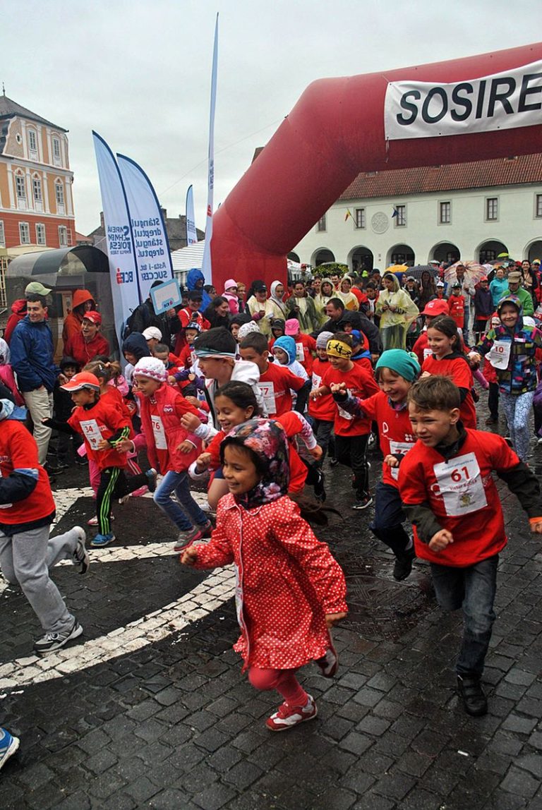 Vremea nefavorabilă nu a putut stopa Semi Maratonul din acest an să fie un real succes