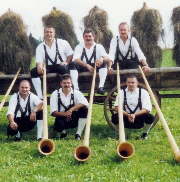 Muzică inedită la alphorn, sâmbătă, în Piața Mare