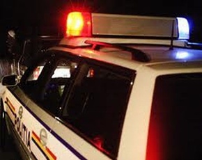A lovit două maşini de Poliţie având permisul suspendat şi a fugit de la locul accidentului