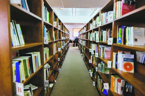 Redescoperă Secția Adulți a Bibliotecii Județene Astra