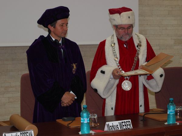 Facultatea de Medicină a acordat titlul de Doctor Honoris Causa unui medic elvețian.  Markus Weber a vorbit în discursul său despre operabilitatea în cazul metastazei în cancerul la ficat