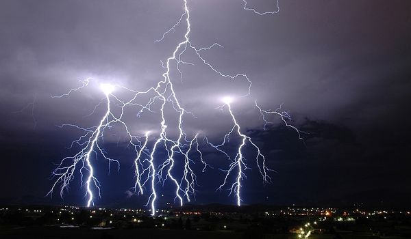 Cod galben de descărcări electrice și grindină