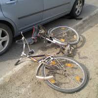 UPDATE: Biciclist din Valea Viilor, la spital cu multiple politraumatisme și fracturi, după ce a fost lovit de un autoturism