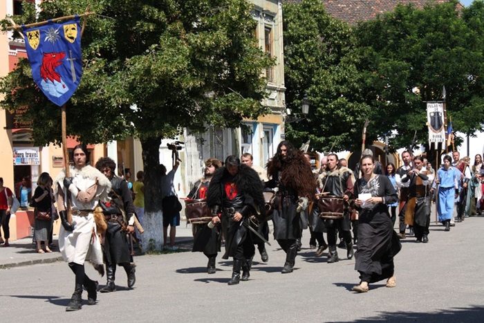 Spectacole în premieră și surprize, la Festivalul „Mediaș Cetate Medievală”