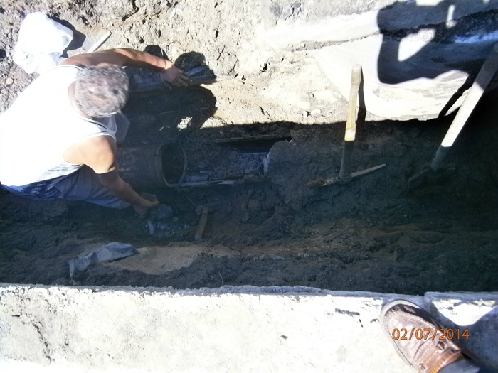 FOTO: Copşenii se confruntă cu probleme la reţeaua de apă, autorităţile iau măsuri