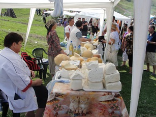 Festivalul Brânzei si Tuicii Rasinari unu