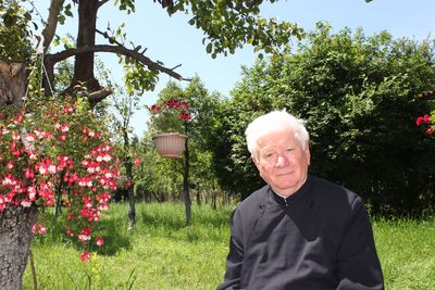 Părintele Academician Mircea Păcurariu – Am avut un mare noroc cu soția mea, care m-a înțeles și nu m-a trimis la cumpărături