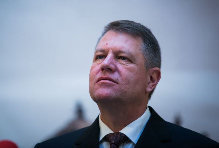 IOHANNIS: SIBIUL ESTE CARTEA MEA DE VIZITĂ. NIMENI NU POATE SĂ FACĂ O ȘCOALĂ DE PREȘEDINTE