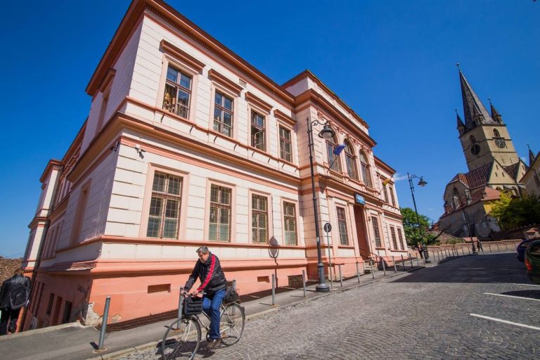 CHIRIE RECORD PENTRU LICEUL DE ARTĂ DIN SIBIU
