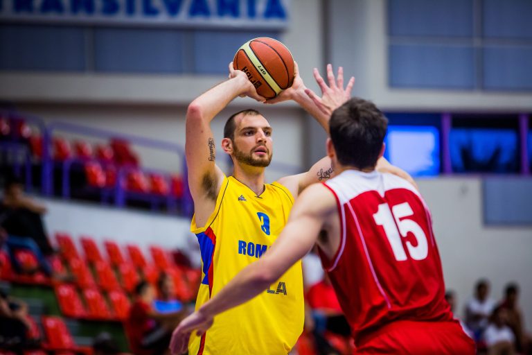 România s-a impus în Suedia şi este aproape de Campionatul European