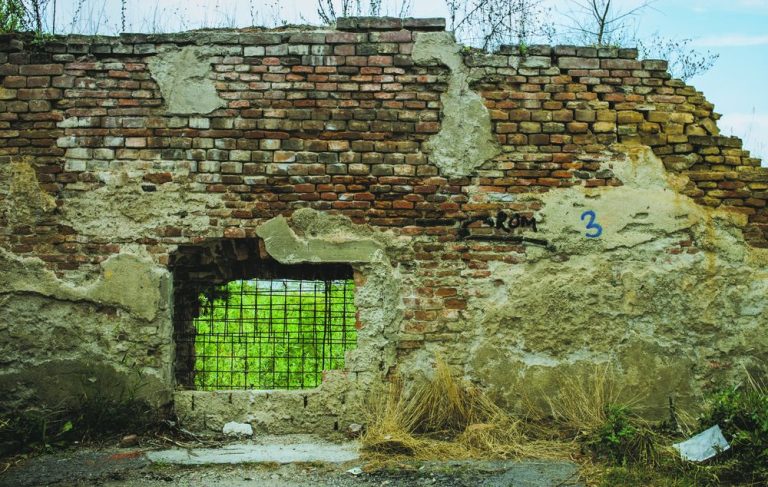 RUINELE DE PE STRADA DOBRUN