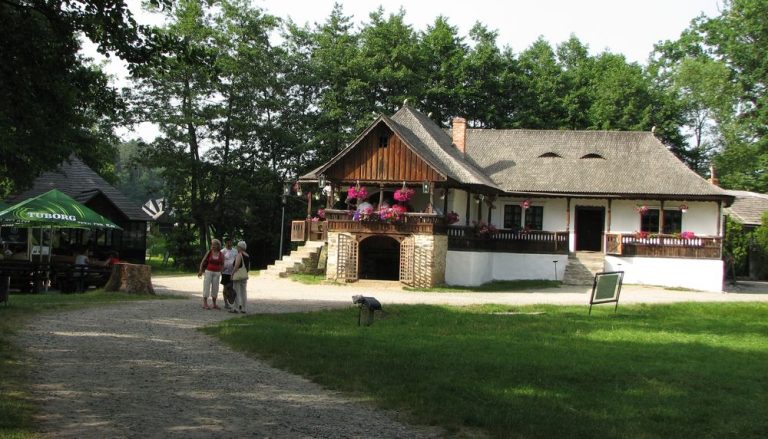 Mustăria Tradiţională la Cârciuma din Bătrâni s-a redeschis