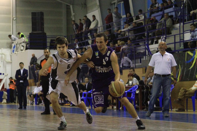 Gaziştii nu au avut nici o şansă cu piteştenii, şi sunt ca şi eliminaţi din Cupa României : Gaz Metan 62-78 SCM Piteşti