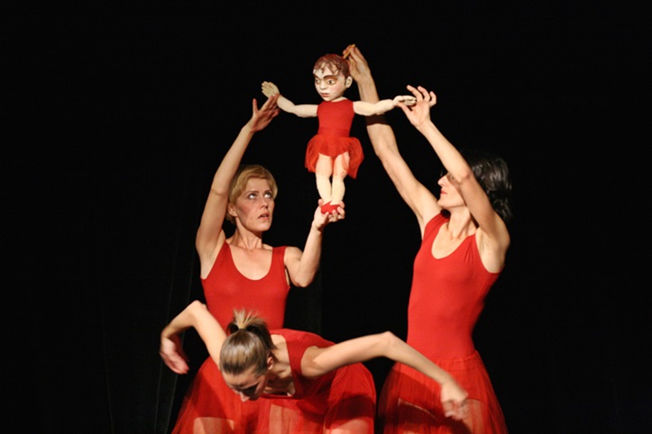 Actorii Teatrului GONG joacă luni, la Iași