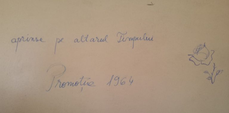 FOTO: S-au reîntâlnit după 50 de ani de la absolvirea liceului