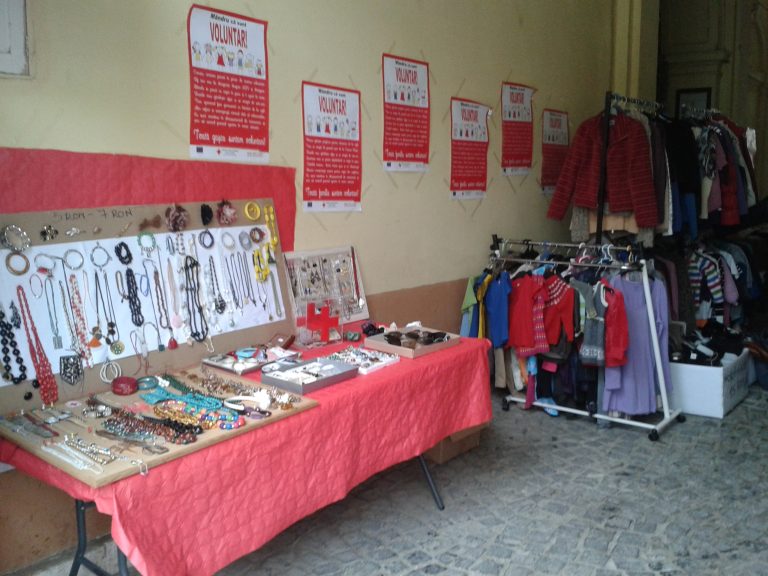 Vintage Bazar la Crucea Roşie Filiala Sibiu