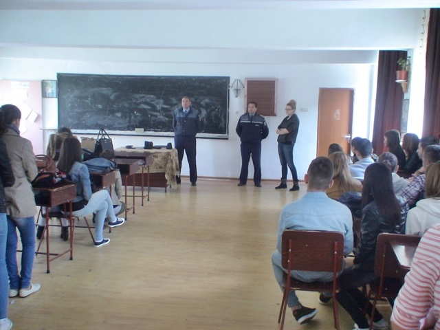 Astăzi: Polițiștii sibieni desfășoară acțiuni cu scopul prevenirii faptelor cu violență