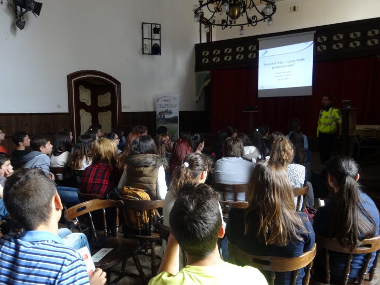 Asociația „Tură în Natură” a dat startul campaniei educative „Biciclist în trafic”