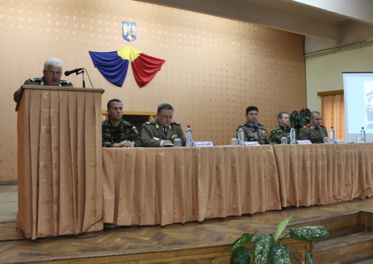 Simpozion dedicat Zilei Armatei României