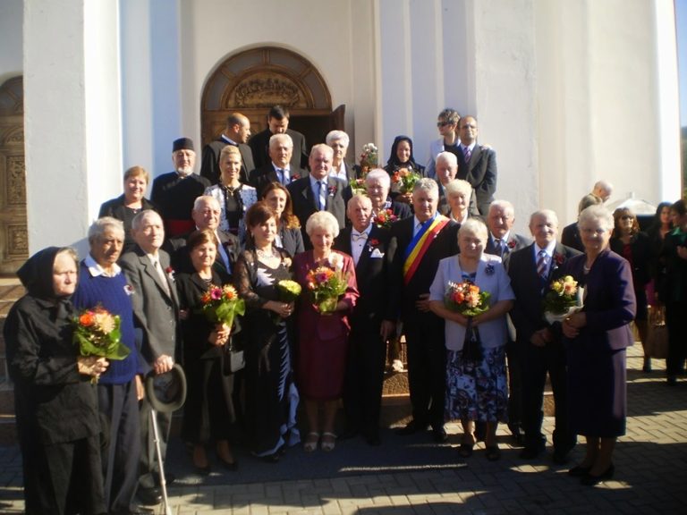 FOTO: 10 nunți de aur, ca în trecut, la Axente Sever