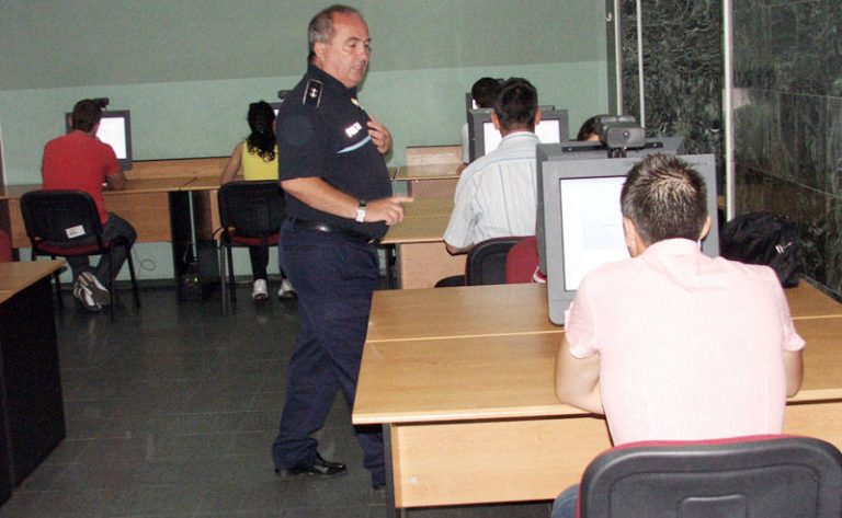 Proba teoretică pentru permisul auto, s-ar putea susține și la Mediaș