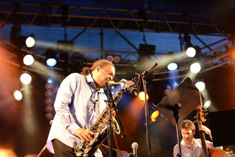 jazz preluata de pe facebook