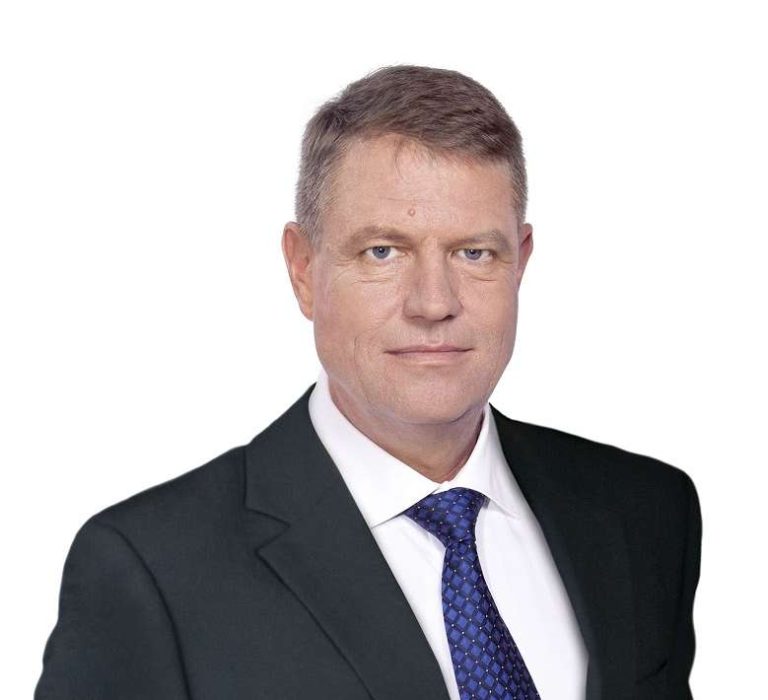 Klaus Iohannis: Nici nu intră în discuţie înlocuirea autostrăzii Piteşti-Sibiu prin orice altceva