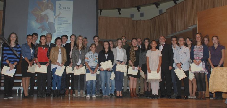 56 de elevi și studenți premiați în cadrul galei „Excelența în educație”