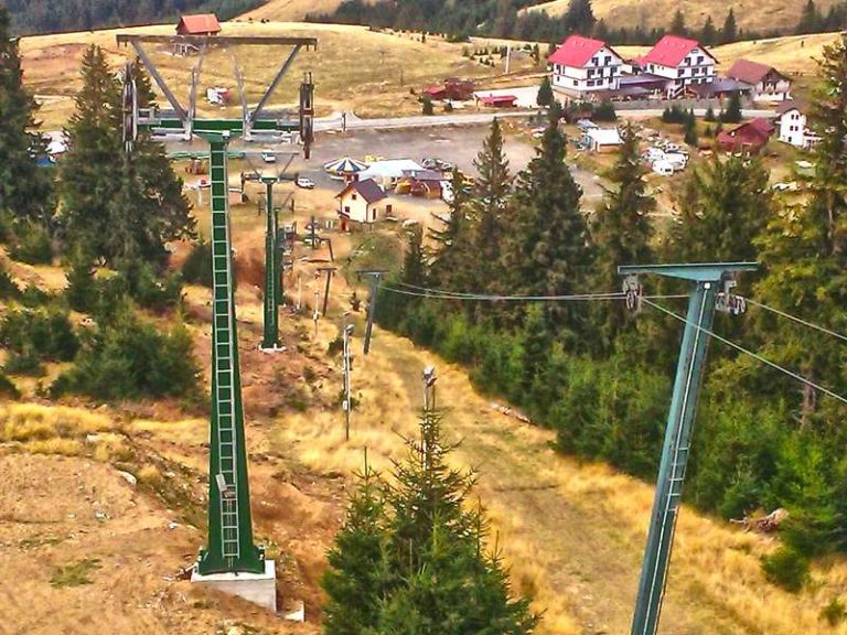 La Arena Platoș a fost instalat un telescaun. Sezonul se deschide în 29 noiembrie