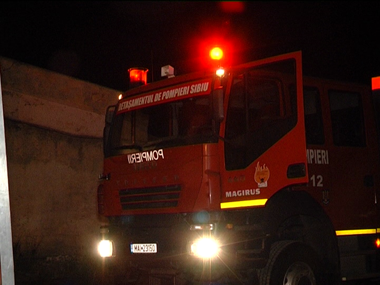 Incendiu puternic la un centru de colectare a uleiului rezidual din Orlat