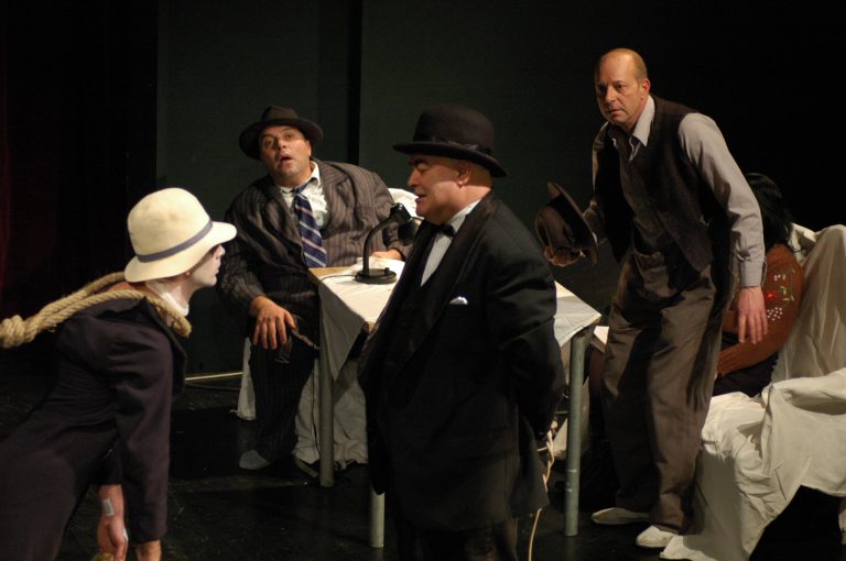 „Aşteptându-l pe Godot”, pe scena Teatrului Naţional Radu Stanca Sibiu