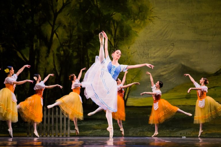 800 de spectatori au fost prezenţi la spectacolul „Giselle” de la Teatrul de Balet, Sibiu