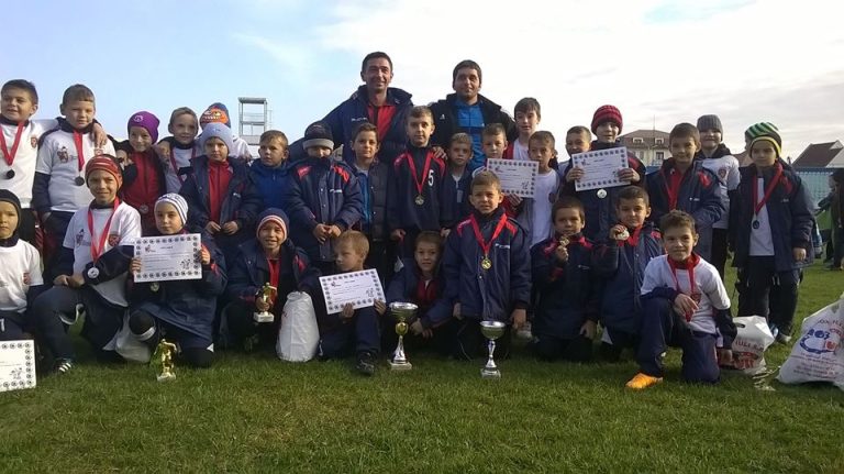 Un trofeu şi două finale : Sibiu Football Days excelent pentru micuţii jucători ai Interstarului